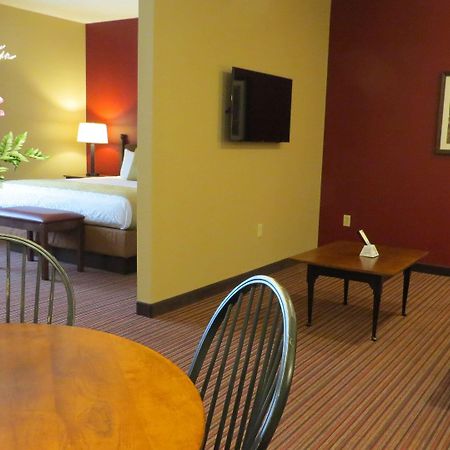 Best Western Plus Dutch Haus Inn And Suites Columbiana Chambre photo