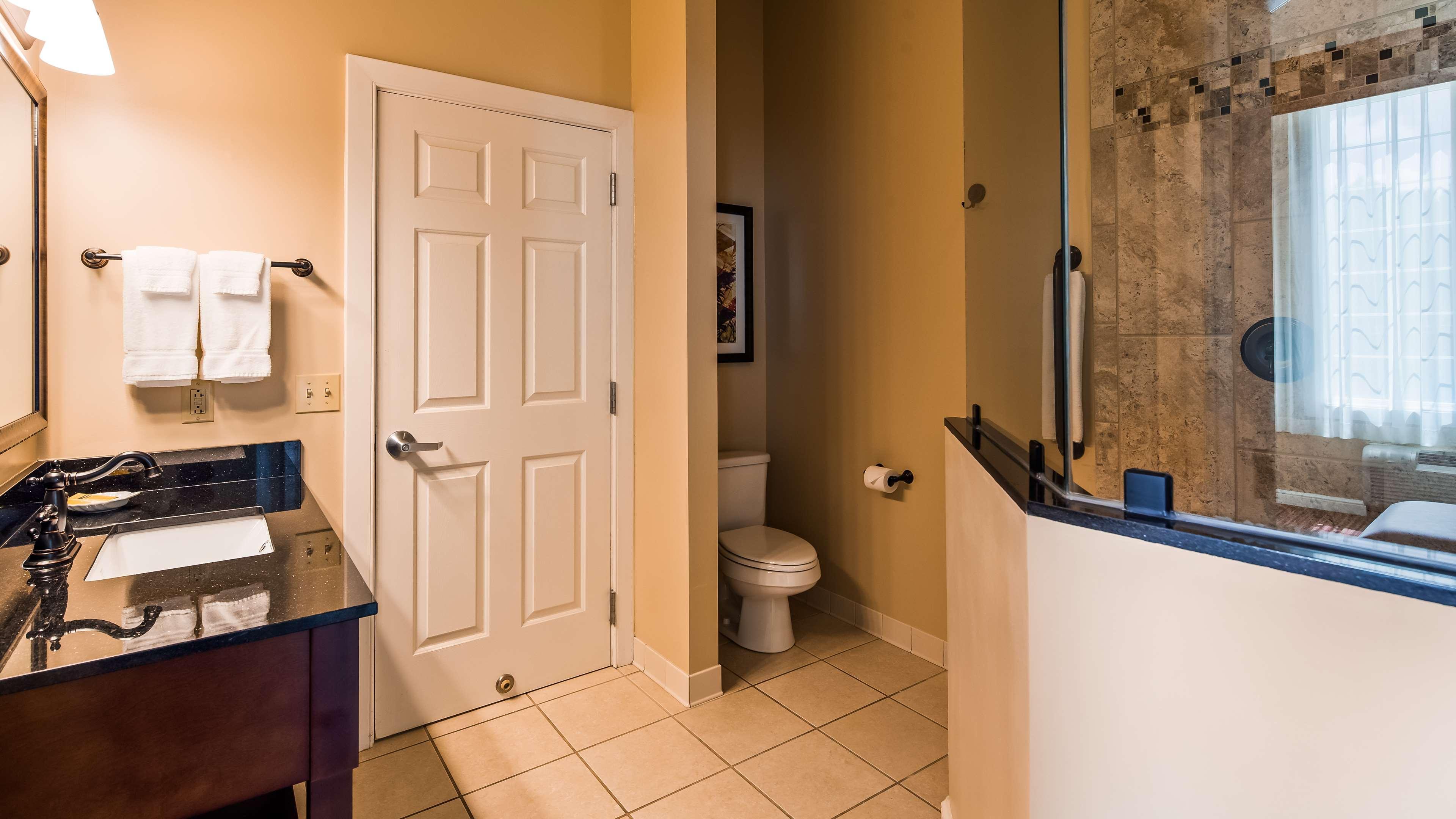 Best Western Plus Dutch Haus Inn And Suites Columbiana Extérieur photo