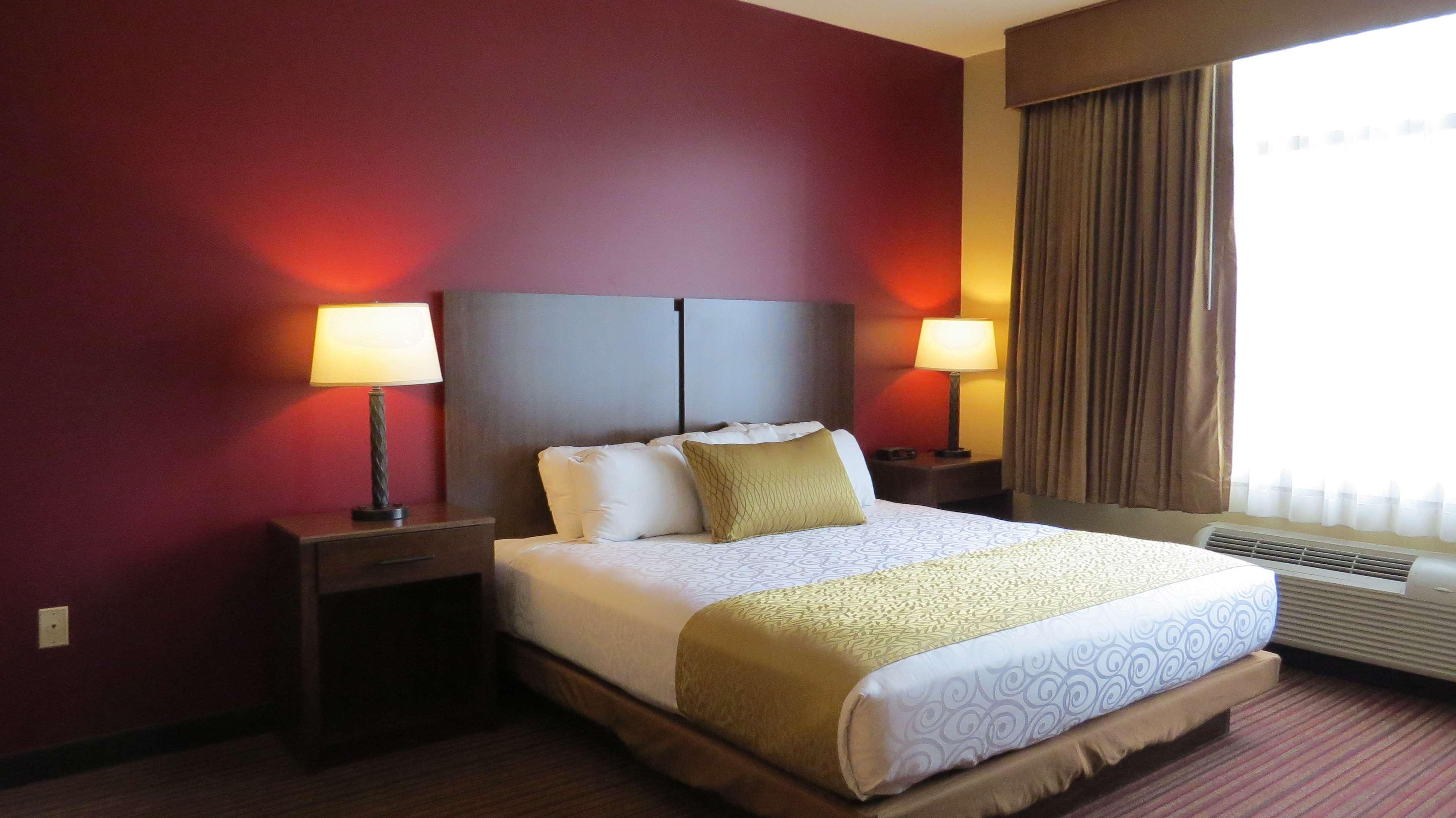 Best Western Plus Dutch Haus Inn And Suites Columbiana Extérieur photo