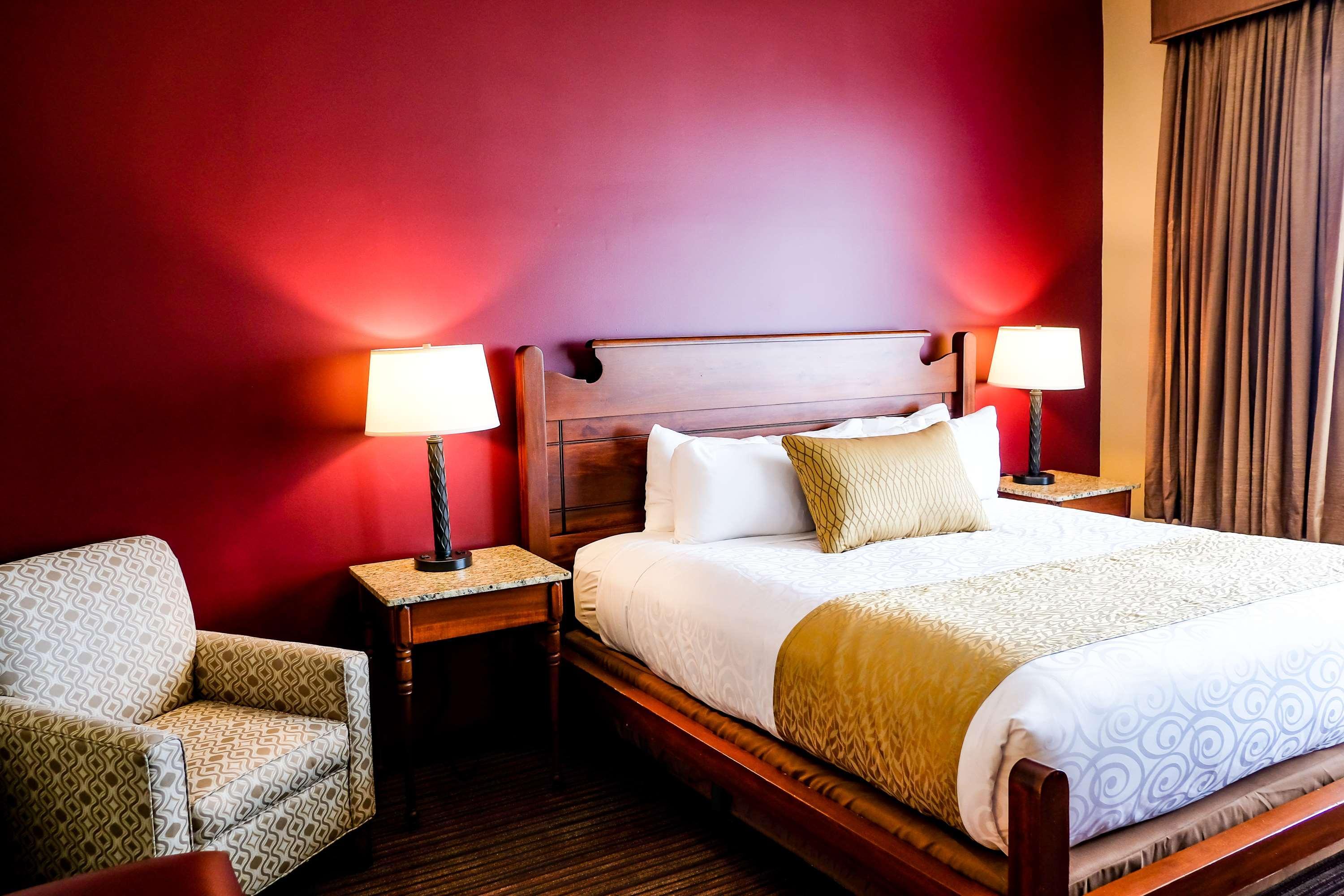 Best Western Plus Dutch Haus Inn And Suites Columbiana Extérieur photo