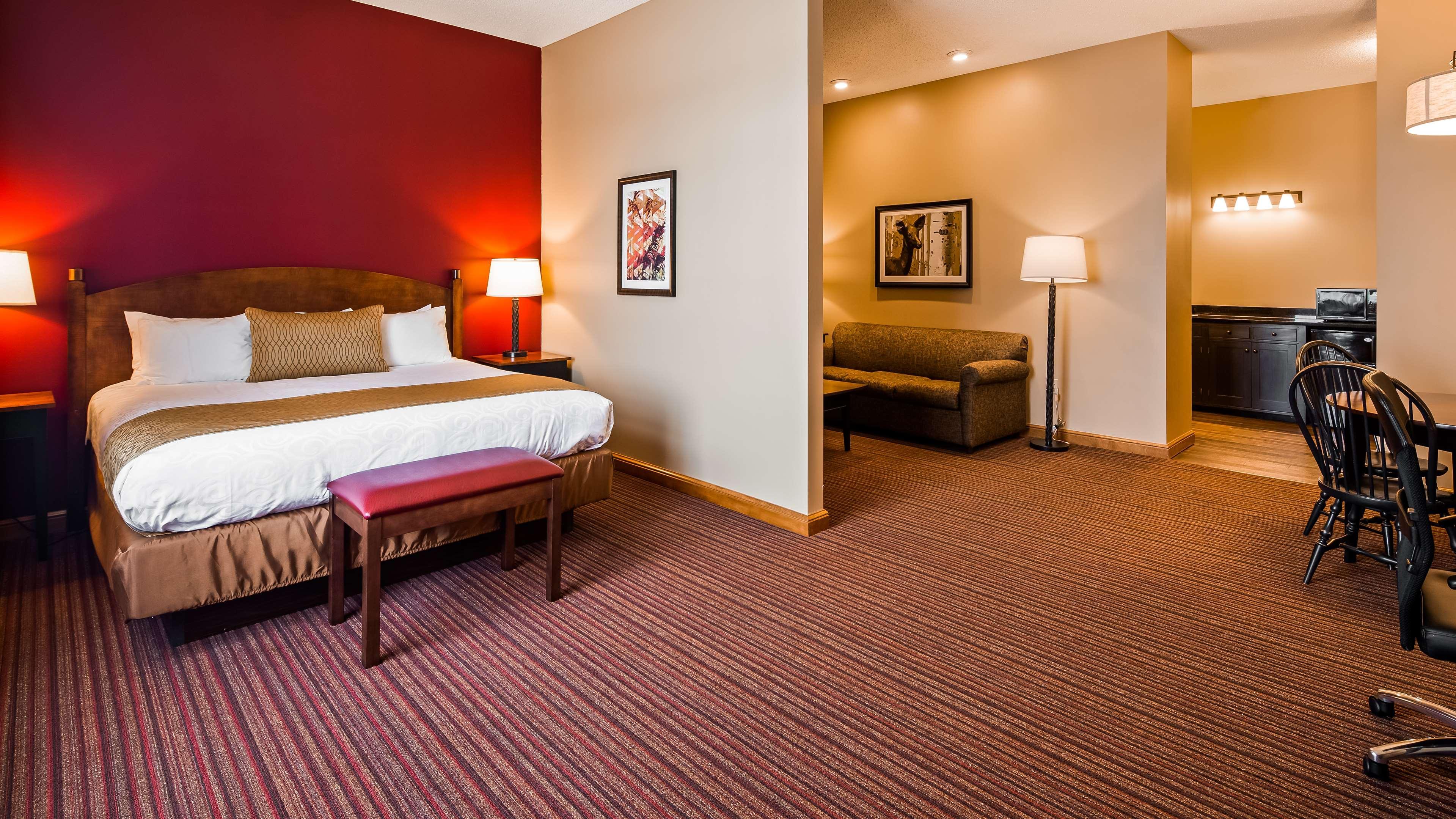 Best Western Plus Dutch Haus Inn And Suites Columbiana Extérieur photo