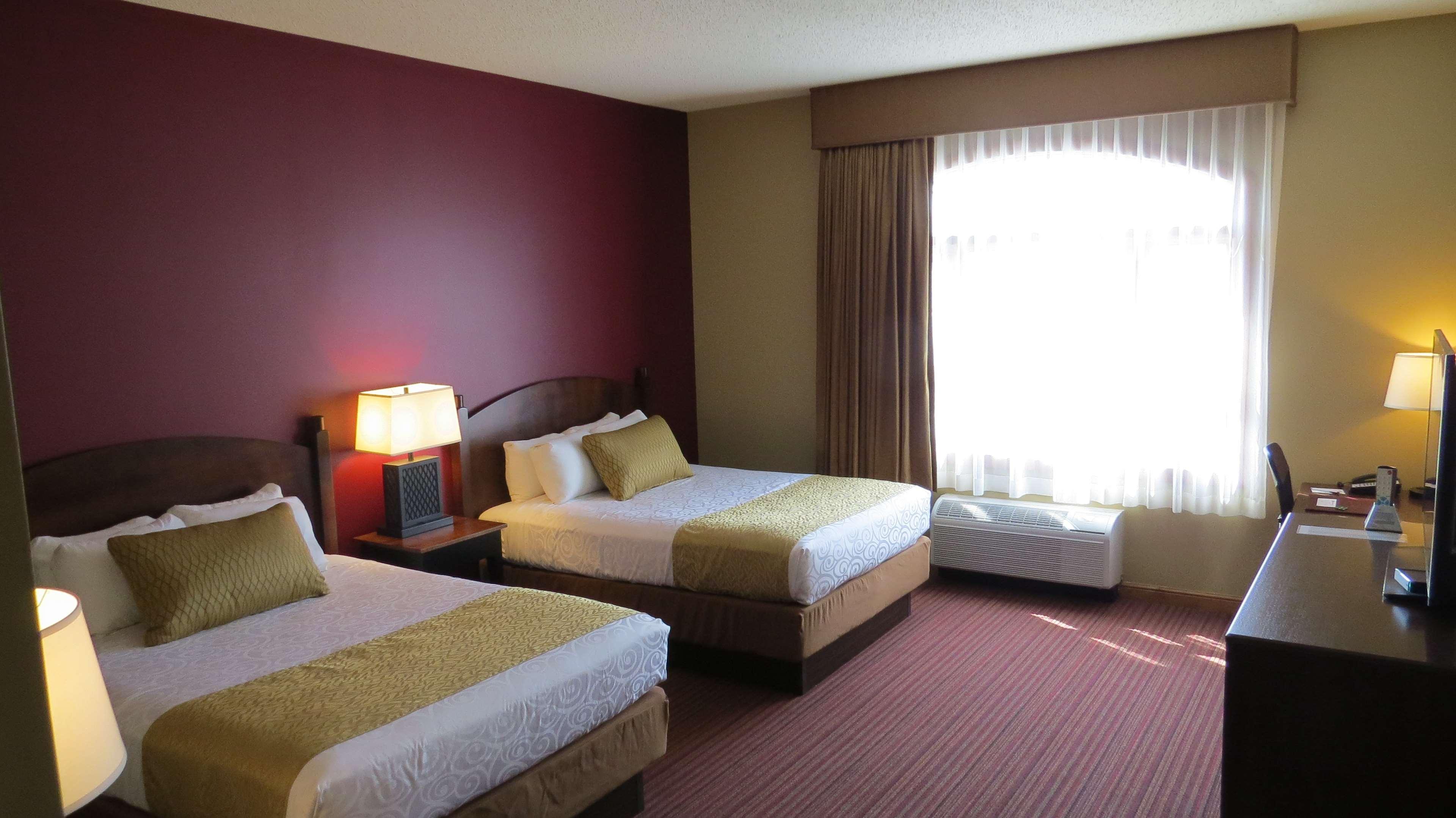 Best Western Plus Dutch Haus Inn And Suites Columbiana Extérieur photo