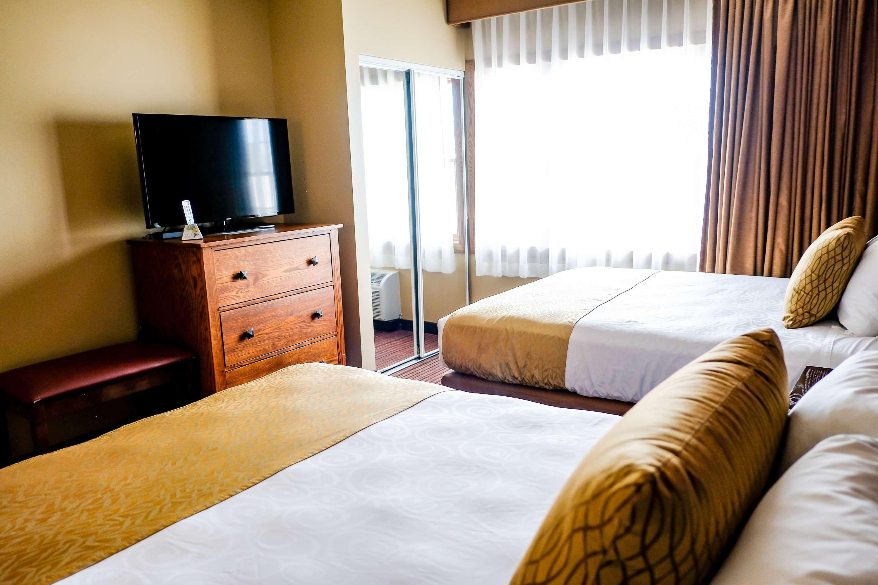 Best Western Plus Dutch Haus Inn And Suites Columbiana Extérieur photo