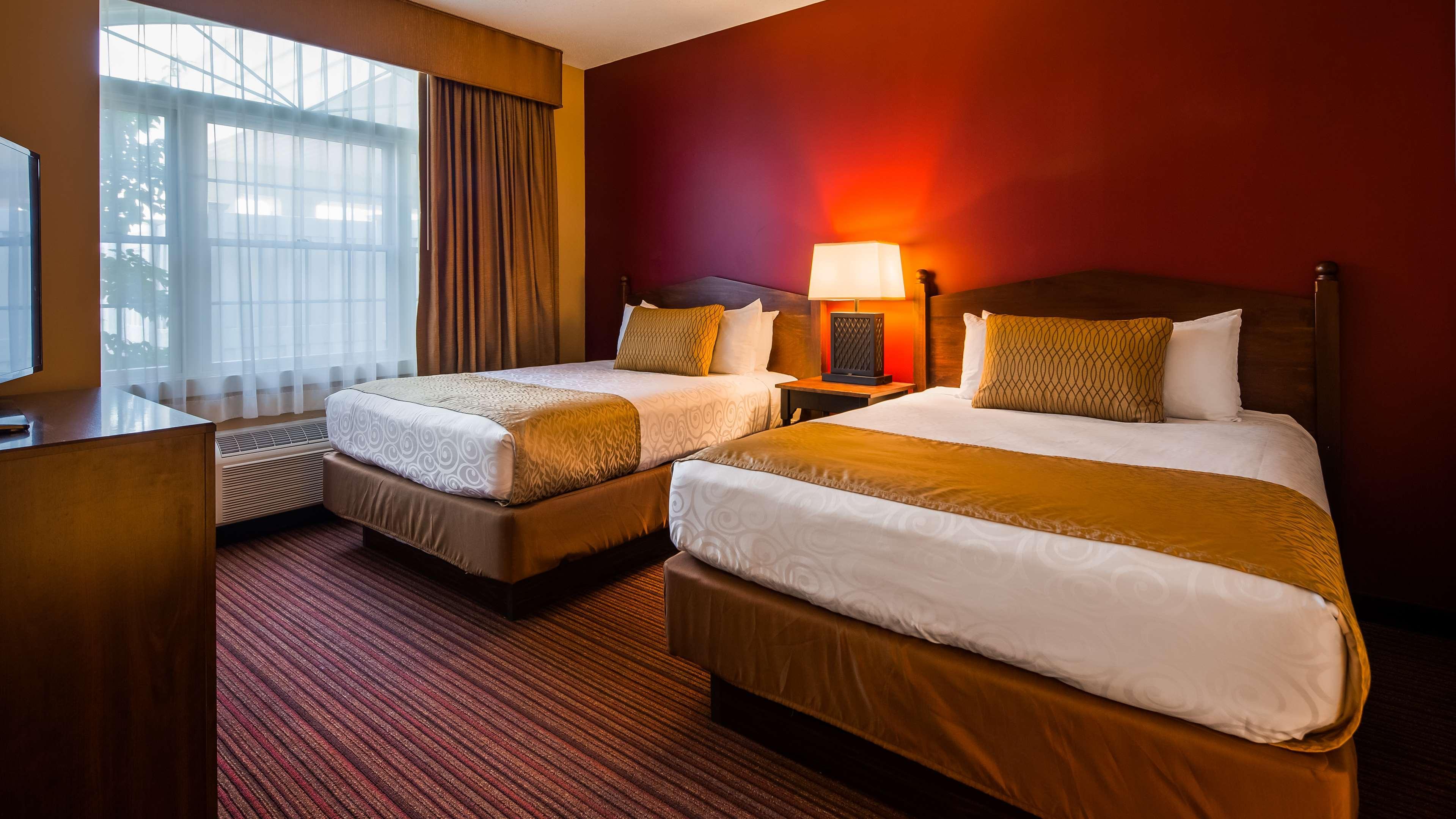 Best Western Plus Dutch Haus Inn And Suites Columbiana Extérieur photo