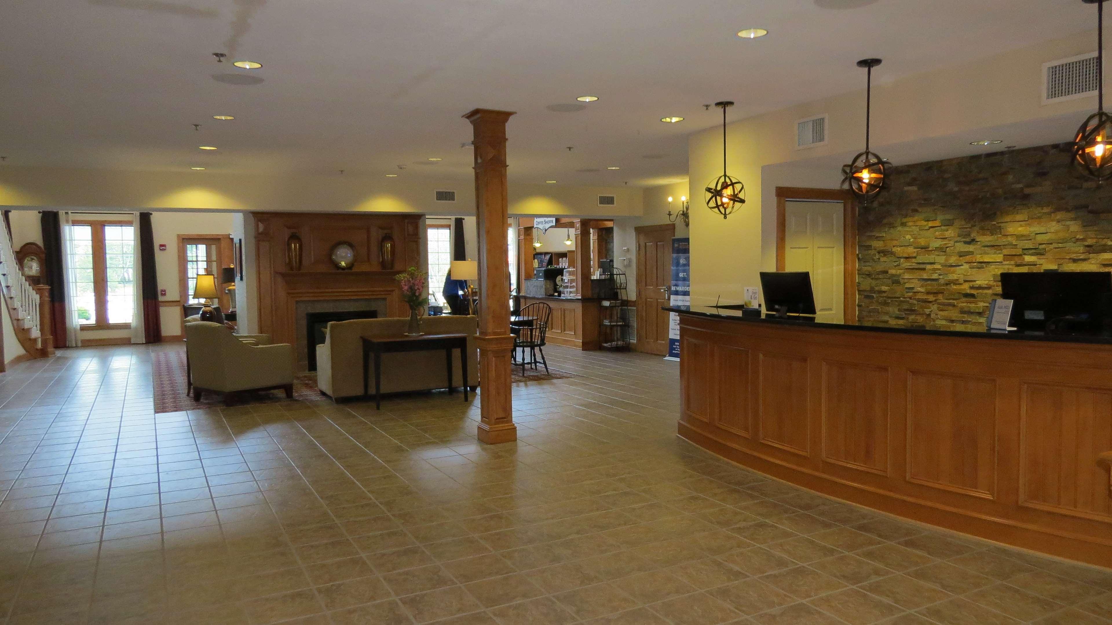 Best Western Plus Dutch Haus Inn And Suites Columbiana Extérieur photo