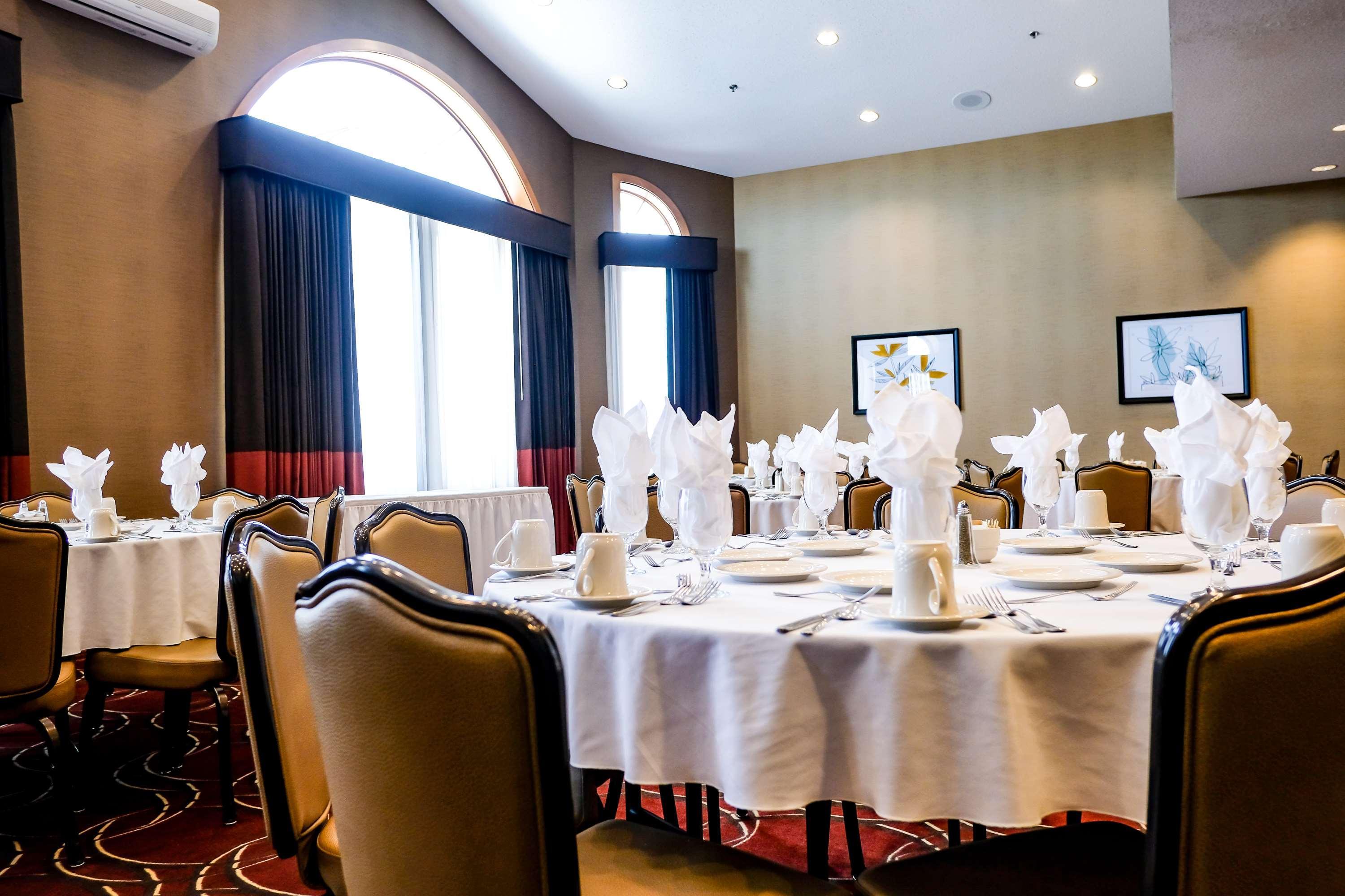 Best Western Plus Dutch Haus Inn And Suites Columbiana Extérieur photo