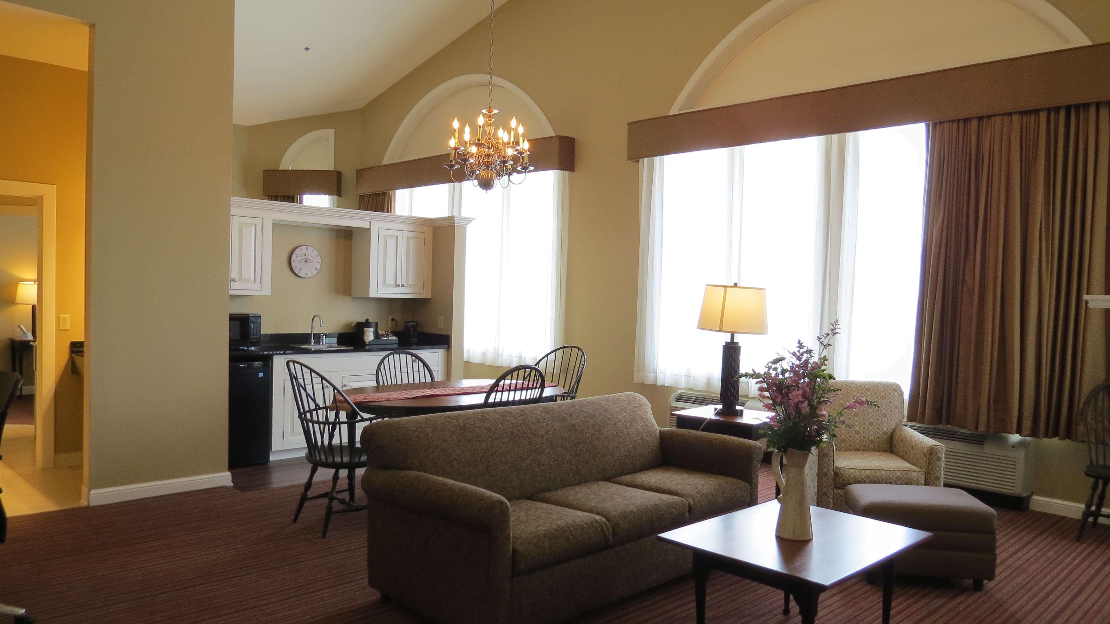 Best Western Plus Dutch Haus Inn And Suites Columbiana Chambre photo