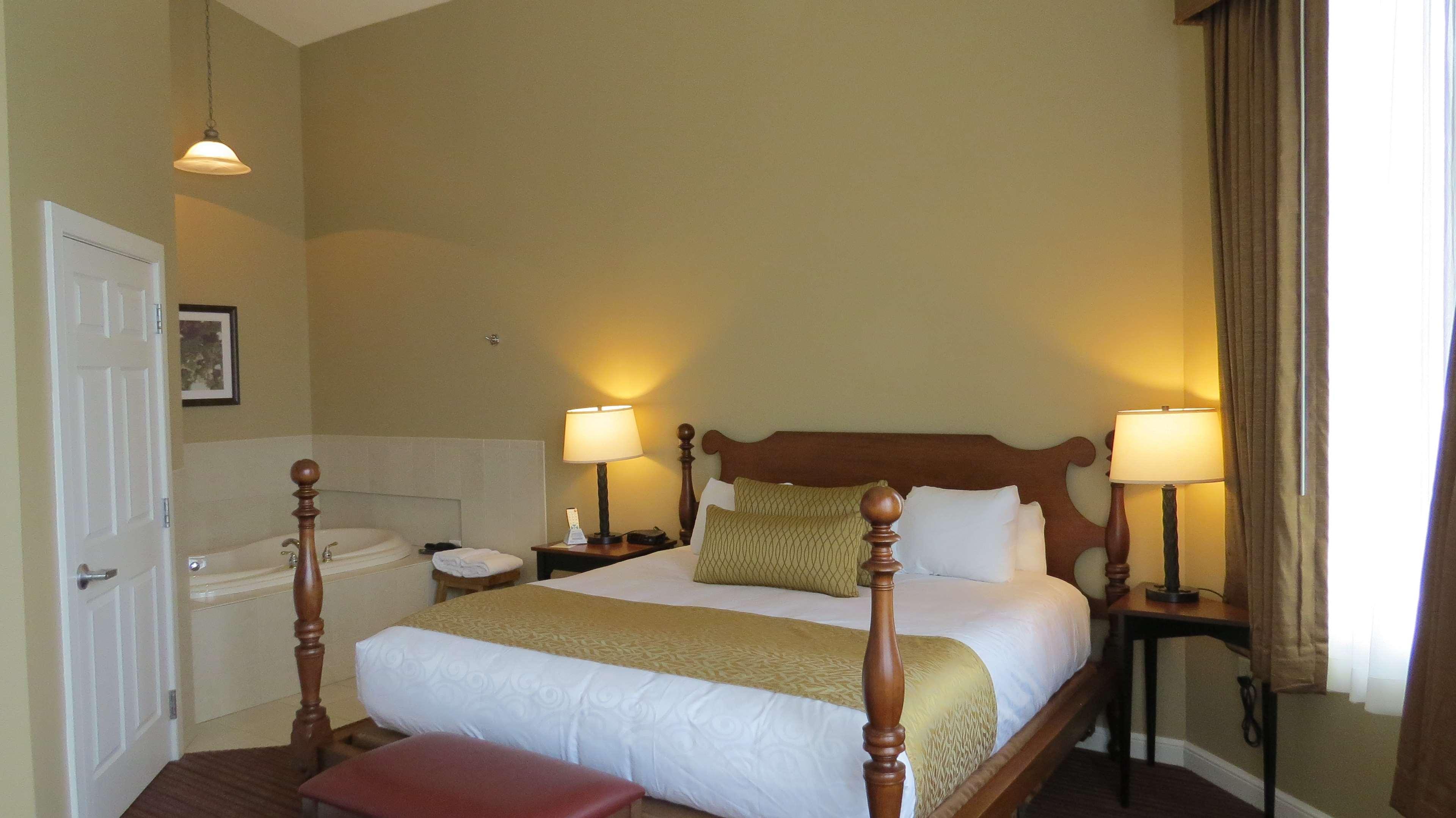 Best Western Plus Dutch Haus Inn And Suites Columbiana Extérieur photo
