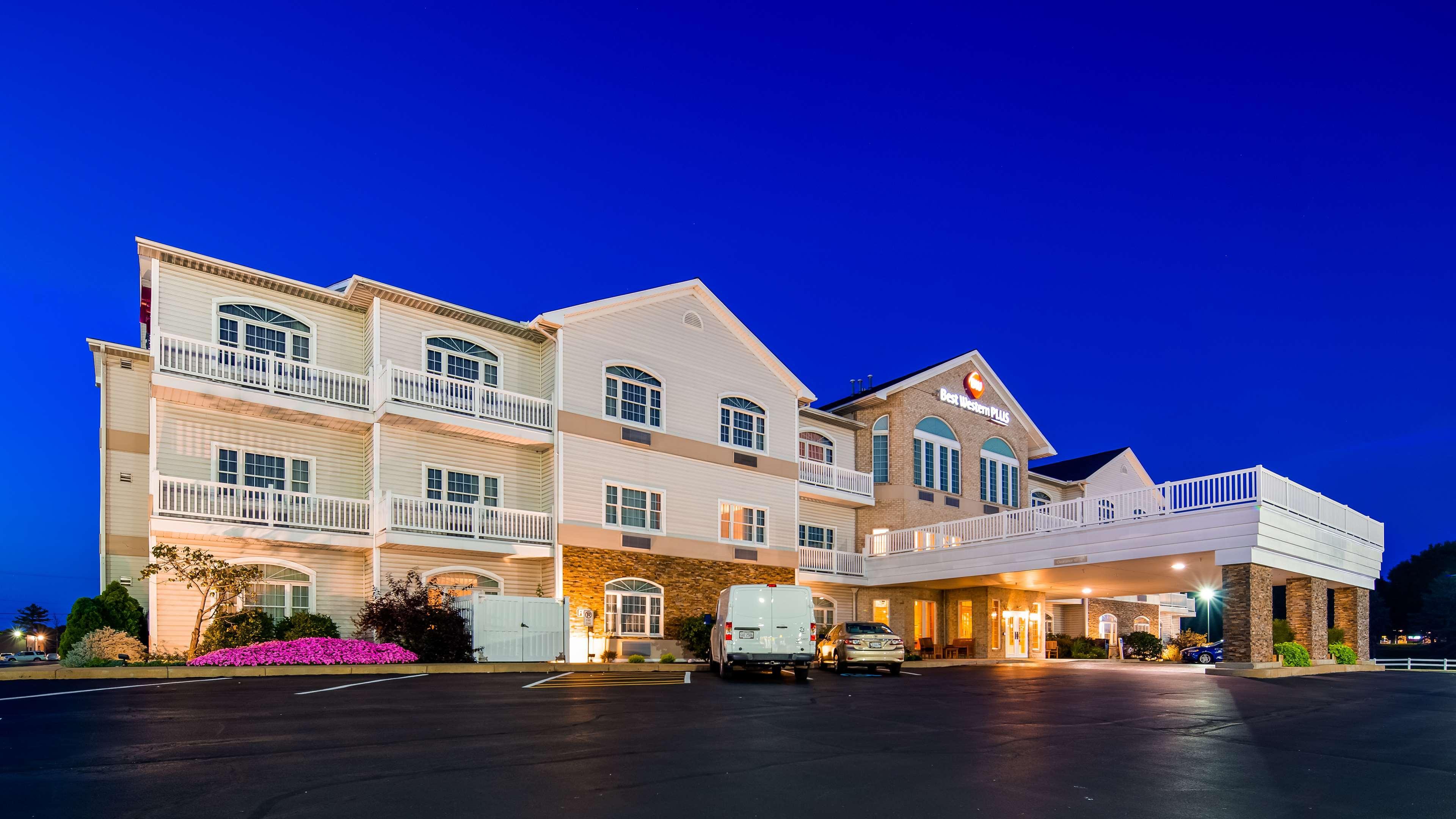 Best Western Plus Dutch Haus Inn And Suites Columbiana Extérieur photo