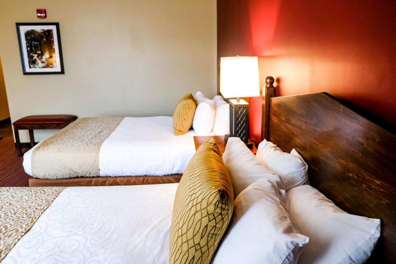 Best Western Plus Dutch Haus Inn And Suites Columbiana Extérieur photo