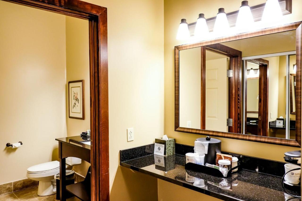 Best Western Plus Dutch Haus Inn And Suites Columbiana Extérieur photo